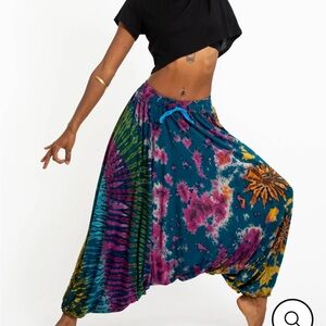 Tie dye women’s harem pants. One size. Hippie, Boho, Yoga pants. NWT